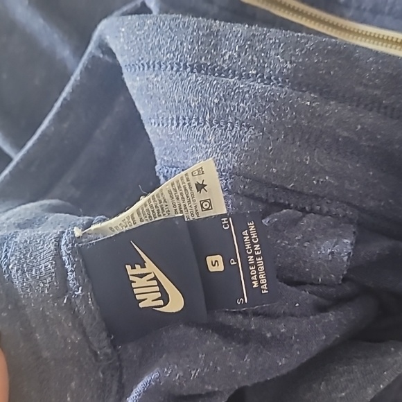 Nike light weight sweats Capri pants - Picture 4 of 4